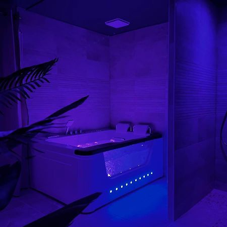 Scorfel Lodge, Iconic, Spa, Sauna & Terrasse トレガステル エクステリア 写真