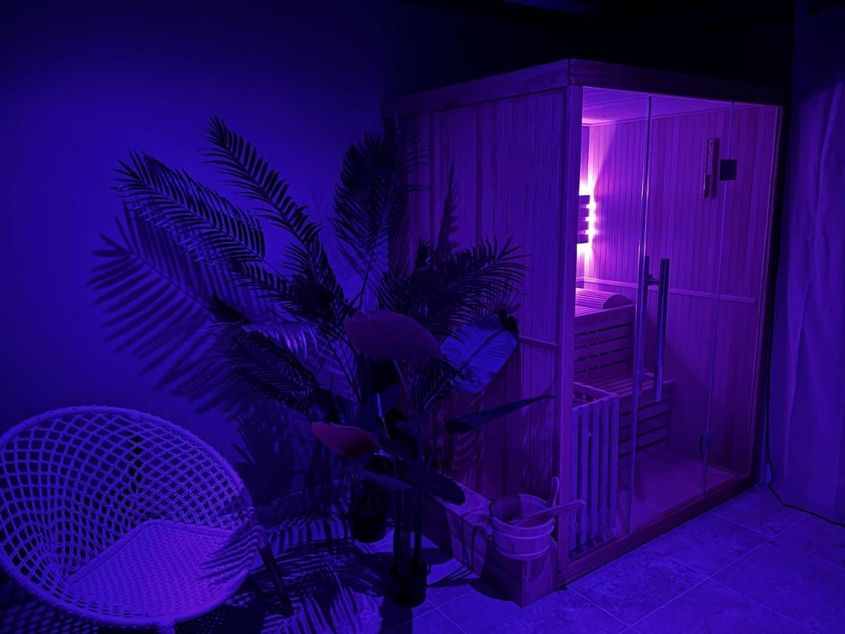 Scorfel Lodge, Iconic, Spa, Sauna & Terrasse トレガステル エクステリア 写真